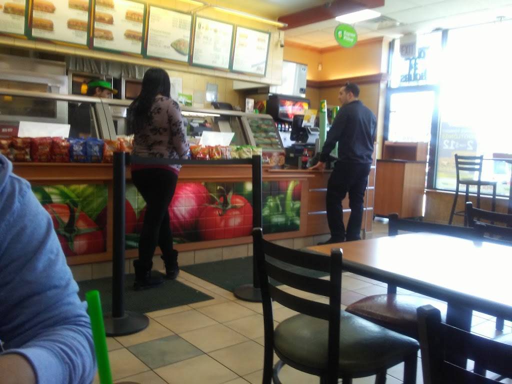 Subway Restaurants | restaurant | 2811 S Kedzie Ave, Chicago, IL 60623, USA | 7735791300 OR +1 773-579-1300