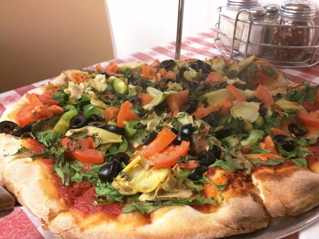 Gios Pizza | restaurant | 2700 Yulupa Ave #5, Santa Rosa, CA 95405, USA | 7075422797 OR +1 707-542-2797