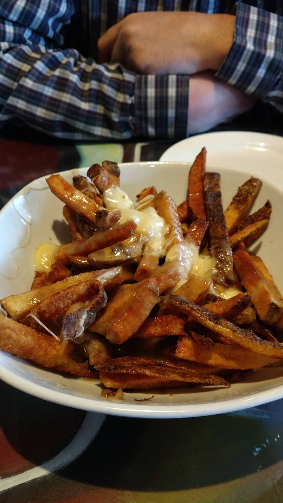 Tremont Taphouse | restaurant | 2572 Scranton Rd, Cleveland, OH 44113, USA | 2162984451 OR +1 216-298-4451