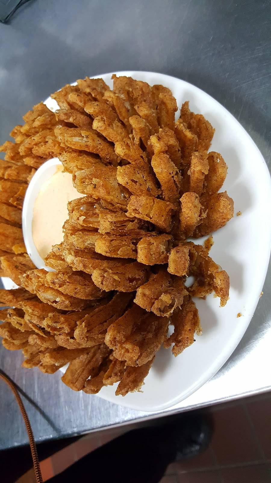 Outback Steakhouse | restaurant | 738 Howe Ave, Cuyahoga Falls, OH 44221, USA | 3309289550 OR +1 330-928-9550