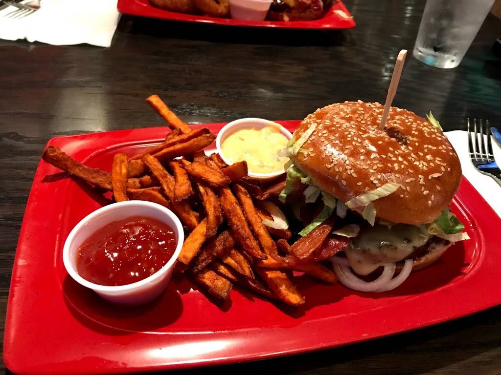 Red Robin Gourmet Burgers and Brews | restaurant | 1720 County Rd 64, Horseheads, NY 14845, USA | 6072154303 OR +1 607-215-4303