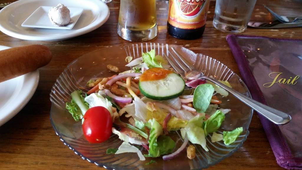 Jail House Restaurant | restaurant | 897 Pleasant Valley Rd, West Bend, WI 53095, USA | 2626759302 OR +1 262-675-9302