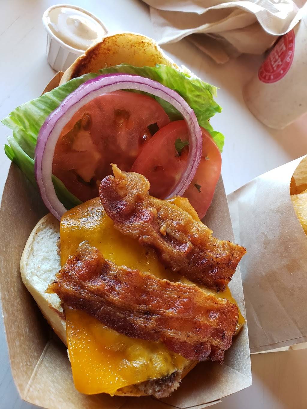 Hat Creek Burger Co. | restaurant | 555 E Exchange Pkwy, Allen, TX 75002, USA | 2147857330 OR +1 214-785-7330