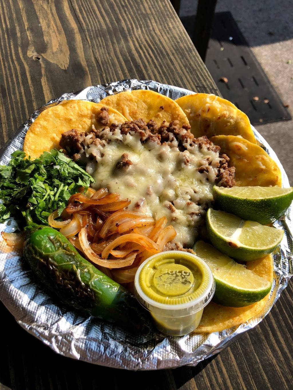 La Esquina | restaurant | 418 Hunt St, Houston, TX 77003, USA | 8329553118 OR +1 832-955-3118