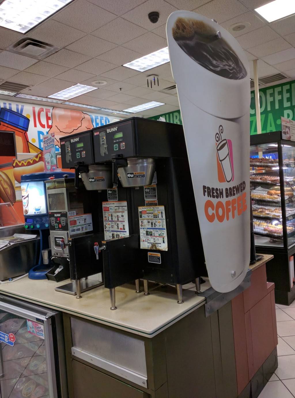 Dunkin | bakery | 1475 East Buena Vista Drive, Lake Buena Vista, FL 32830, USA | 4079380161 OR +1 407-938-0161