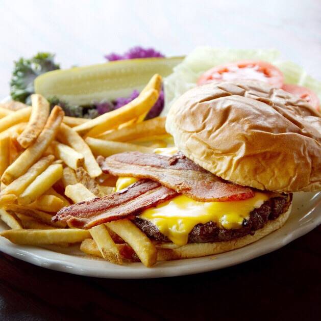 Richard Walkers Pancake House | restaurant | 1300 N Roselle Rd, Schaumburg, IL 60195, USA | 8478821100 OR +1 847-882-1100