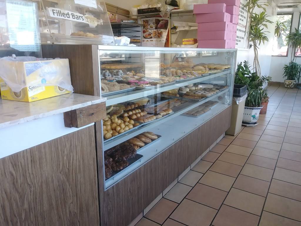 Scottys Doughnuts & Teriyaki Chicken | bakery | 1420 Yosemite Blvd, Modesto, CA 95354, USA | 2095771775 OR +1 209-577-1775