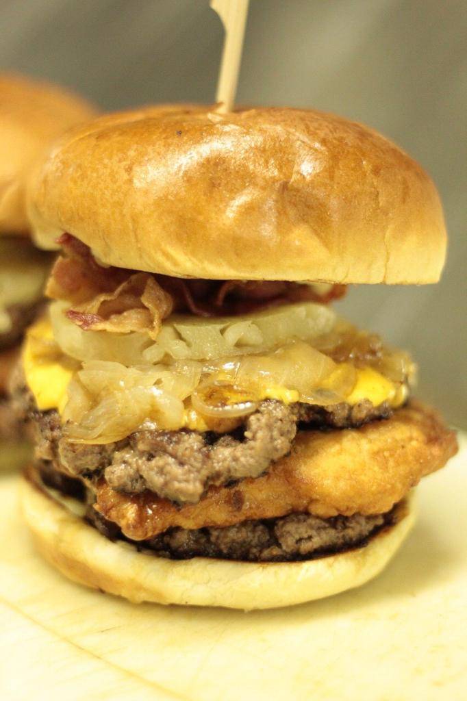 Tropical Burger | restaurant | 207 NE Main St, Easley, SC 29640, USA | 8646448973 OR +1 864-644-8973