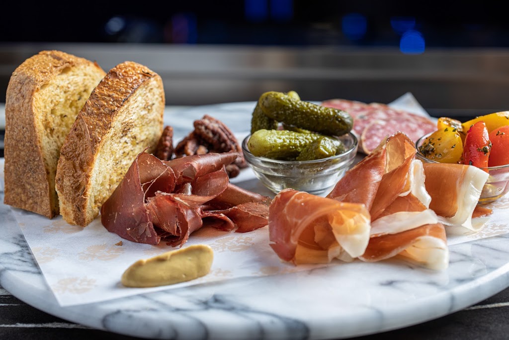 Markys Caviar Lounge | restaurant | 1 Seminole Way #102, Davie, FL 33314, USA | 9543147226 OR +1 954-314-7226