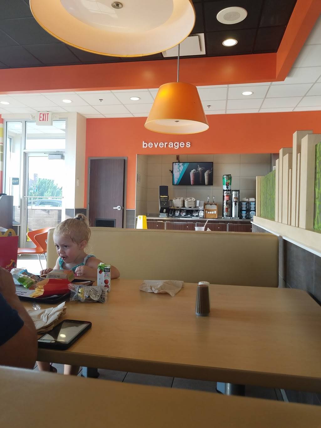 McDonalds | cafe | 400 Commons Drive [P], Oxford, PA 19363, USA | 6109989270 OR +1 610-998-9270