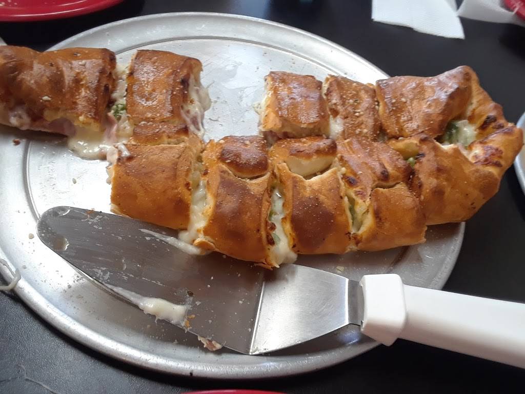 Simple Simons Pizza | restaurant | 309 Henderson Ave, Palacios, TX 77465, USA | 3619720998 OR +1 361-972-0998