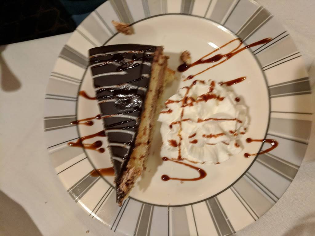 Fionas | restaurant | 118 Godwin Ave, Midland Park, NJ 07432, USA | 2018575800 OR +1 201-857-5800