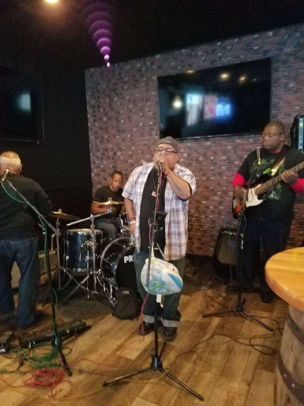 210 Tavern (Formerly GALLIS) | restaurant | 6620 Carnelian St, Rancho Cucamonga, CA 91701, USA | 9099411100 OR +1 909-941-1100