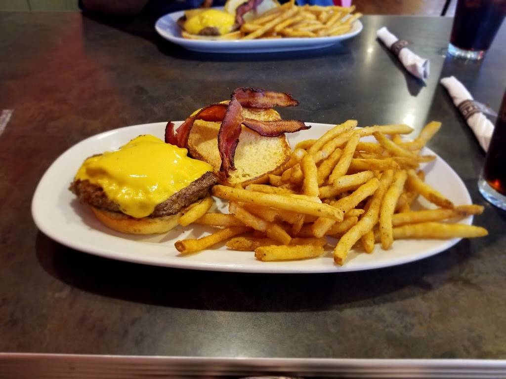 Flipdaddys Brilliant Burgers & Craft Beer Bar | restaurant | 12071 Mason Montgomery Rd, Cincinnati, OH 45249, USA | 5136772337 OR +1 513-677-2337