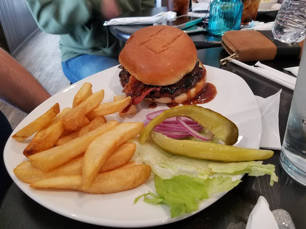 Sangalli’s Italian Steakhouse | restaurant | 2217 Court St, Pekin, IL 61554, USA | 3096208413 OR +1 309-620-8413