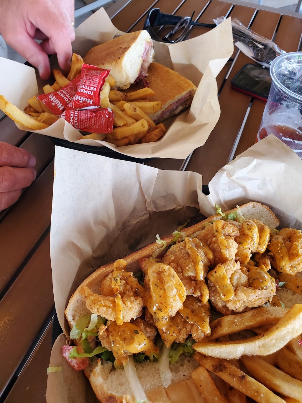 TTs Tiki Bar | restaurant | 33 Tamiami Trail, Punta Gorda, FL 33950, USA | 9416376770 OR +1 941-637-6770