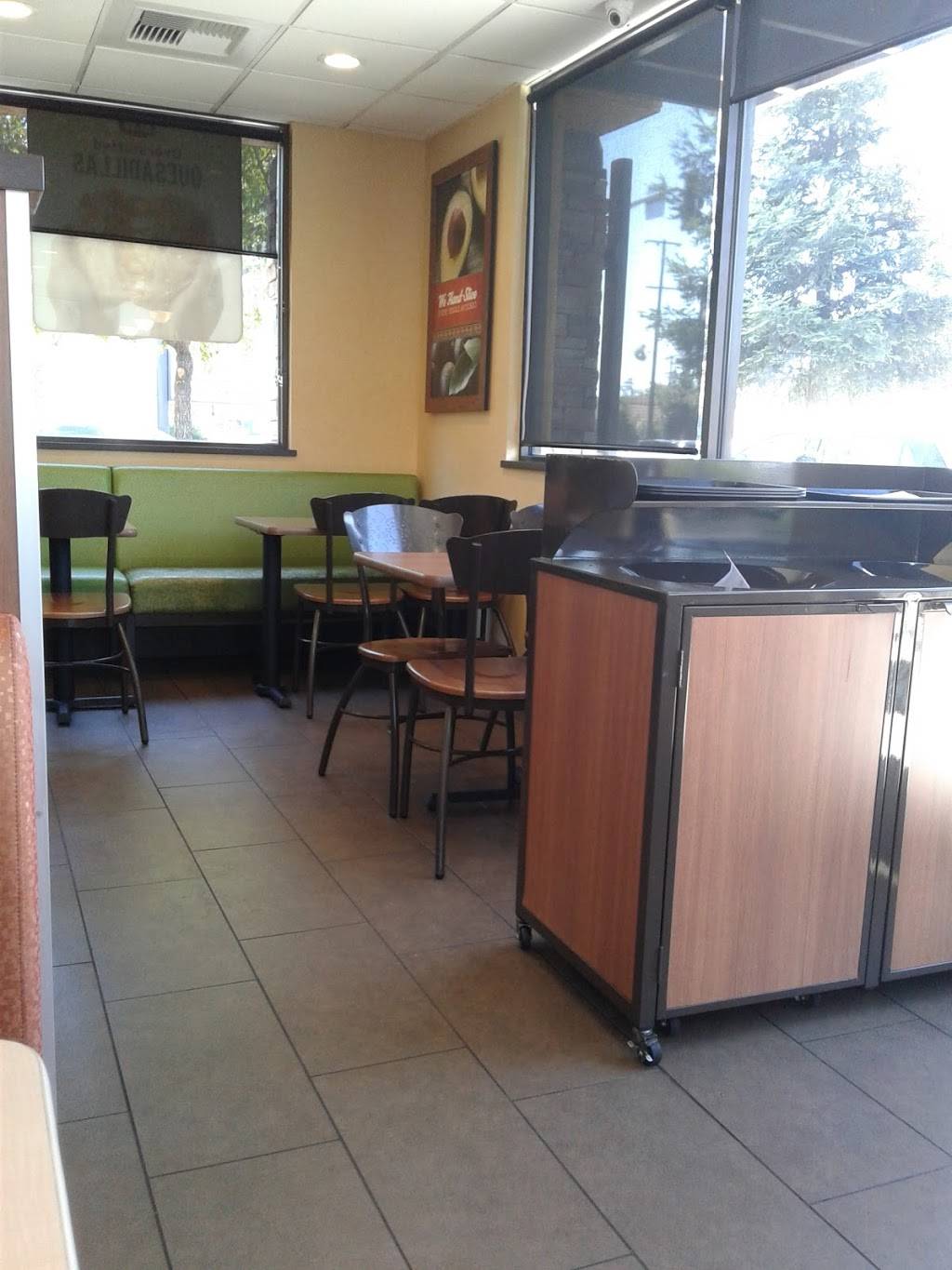 El Pollo Loco | restaurant | 678 N Wilson Way, Stockton, CA 95205, USA | 2099422144 OR +1 209-942-2144