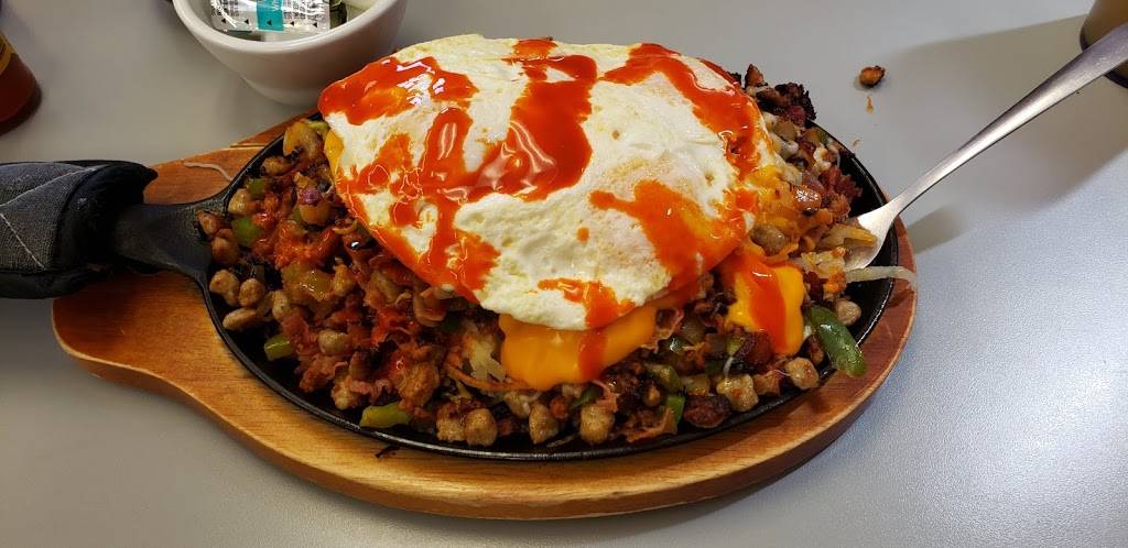 Apple Valley Pancake House | restaurant | 500 E Wisconsin Ave, Appleton, WI 54911, USA | 9202213661 OR +1 920-221-3661