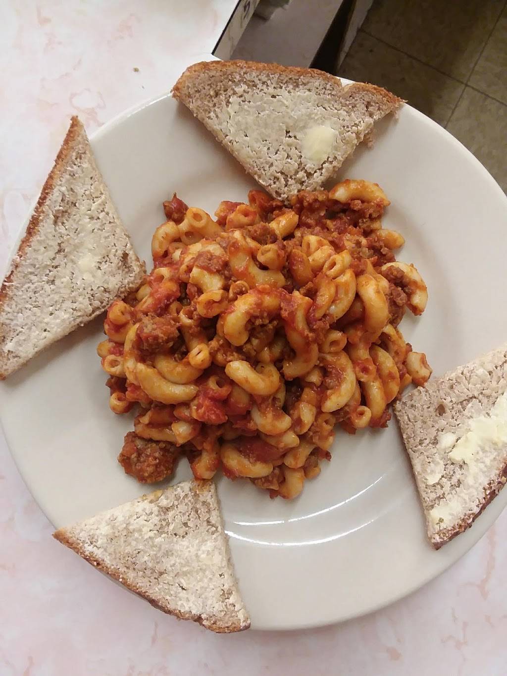 Tuttles Family Diner | restaurant | 41 Main St N, Wells River, VT 05081, USA | 8027573333 OR +1 802-757-3333