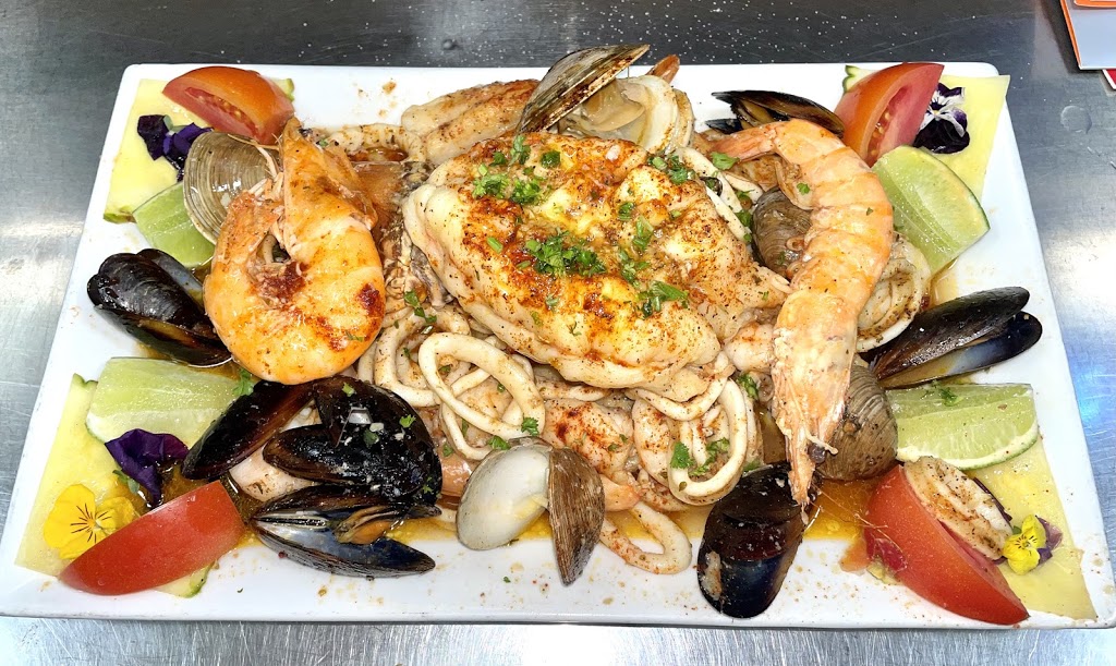 Bamboo Restaurant & Lounge | restaurant | 5904 W 20th Ave, Hialeah, FL 33016, USA | 3058214230 OR +1 305-821-4230