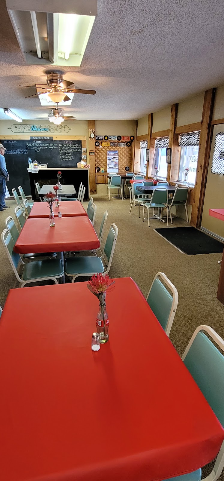 Dinner Bell | restaurant | 611 N Ll and G Ave, Anthony, KS 67003, USA | 6208422047 OR +1 620-842-2047