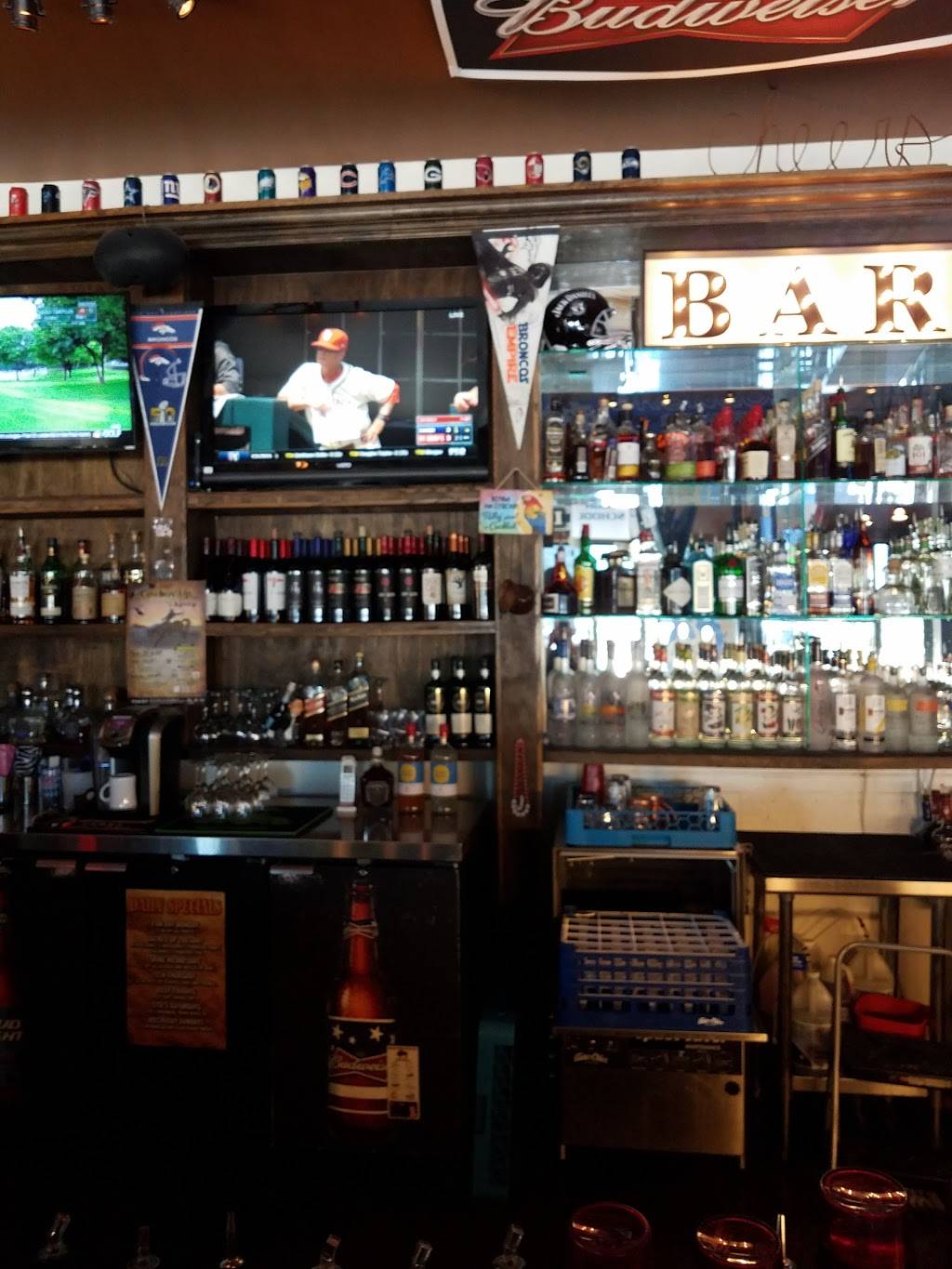 Hilltop Tap House | restaurant | 19878 Hilltop Rd, Parker, CO 80134, USA | 7202426224 OR +1 720-242-6224