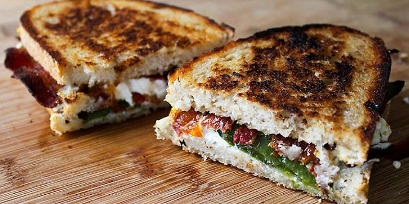 The Buoy 12 Pub & Eatery | restaurant | 29161 Jefferson Ave, St Clair Shores, MI 48081, USA | 5862002080 OR +1 586-200-2080