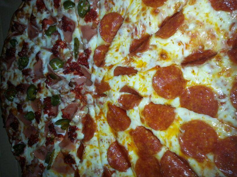 Pizerías Pizza Fagos | bakery | Misión Santiago 5421, Salvatierra, Tijuana, B.C., Mexico | 016646364227 OR +52 664 636 4227