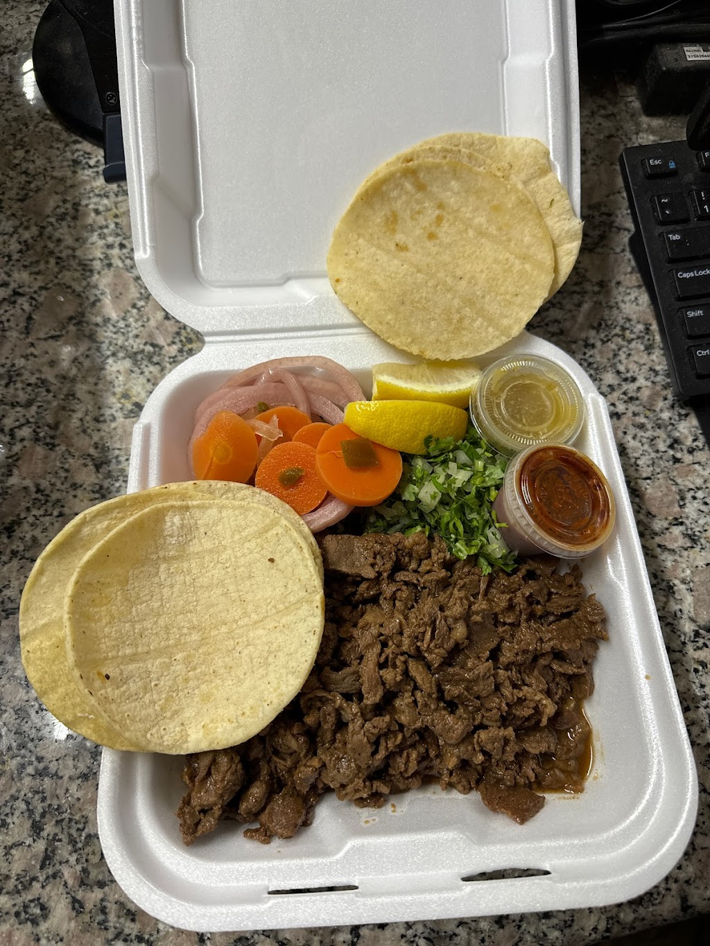 Taqueria Los 3 Amigos | restaurant | 1253 N Vineyard Ave, Ontario, CA 91764, USA | 9099704445 OR +1 909-970-4445