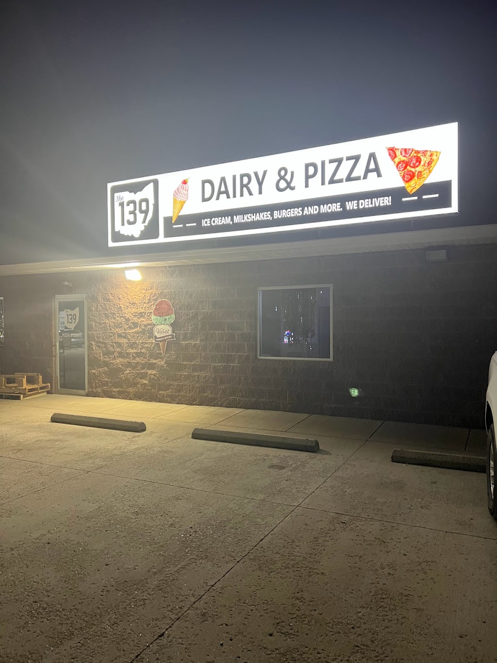 The 139 Pizza and Dairy Bar & Gas Station | restaurant | 7482 OH-139, Lucasville, OH 45648, USA | 7403530467 OR +1 740-353-0467