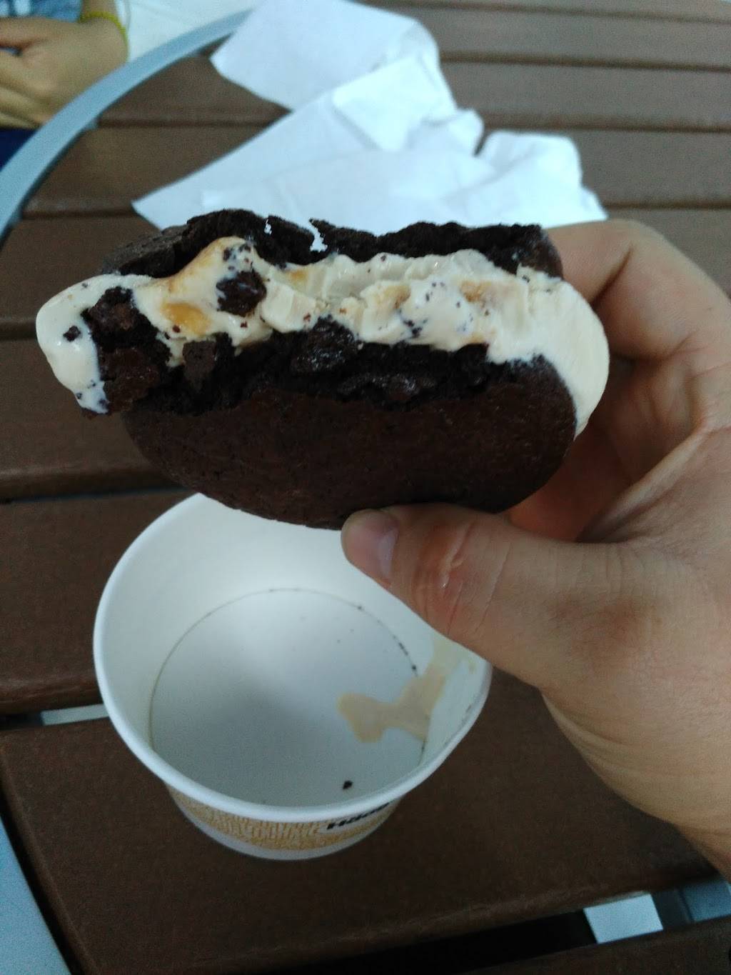 Häagen-Dazs® Ice Cream Shop | restaurant | 17 S Atlantic Blvd R120, Fort Lauderdale, FL 33316, USA | 9545225336 OR +1 954-522-5336