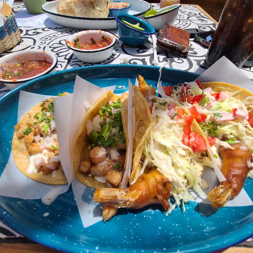 Four Tunas Fish & Bar | restaurant | 601 N Broadway STE D, Escondido, CA 92025, USA | 7609753950 OR +1 760-975-3950