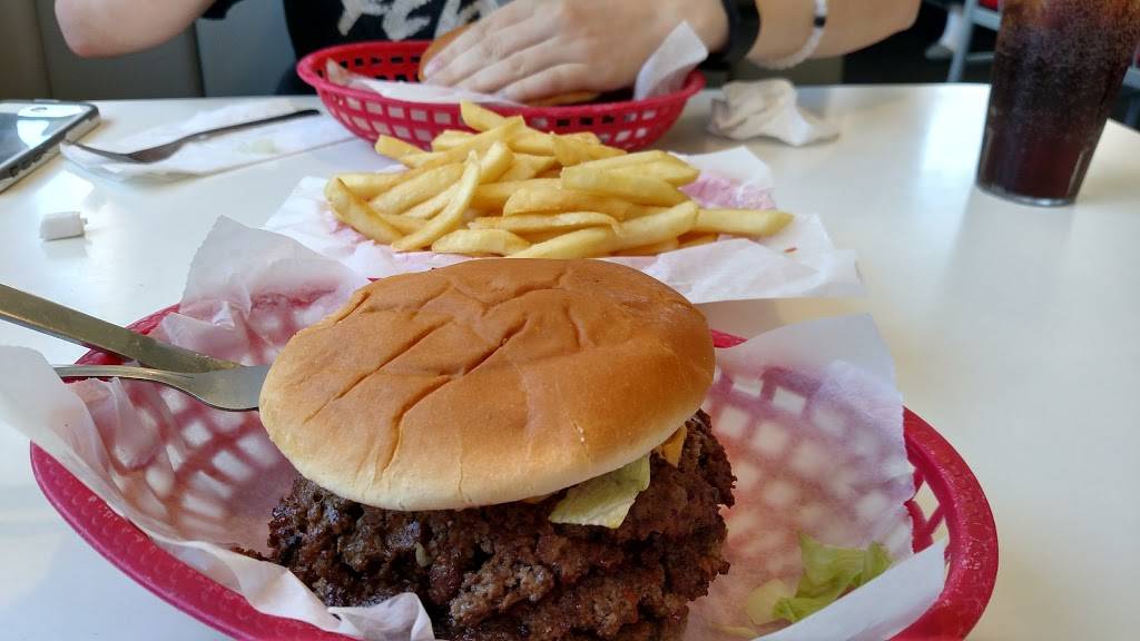 Schoops Hamburgers | restaurant | 9401 Wicker Ave, St John, IN 46373, USA | 2193650112 OR +1 219-365-0112