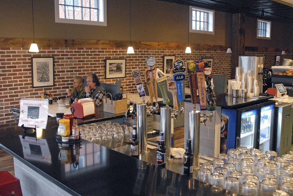 Vibes Gourmet Burgers | restaurant | 25 S Main St, Concord, NH 03301, USA | 6038568671 OR +1 603-856-8671