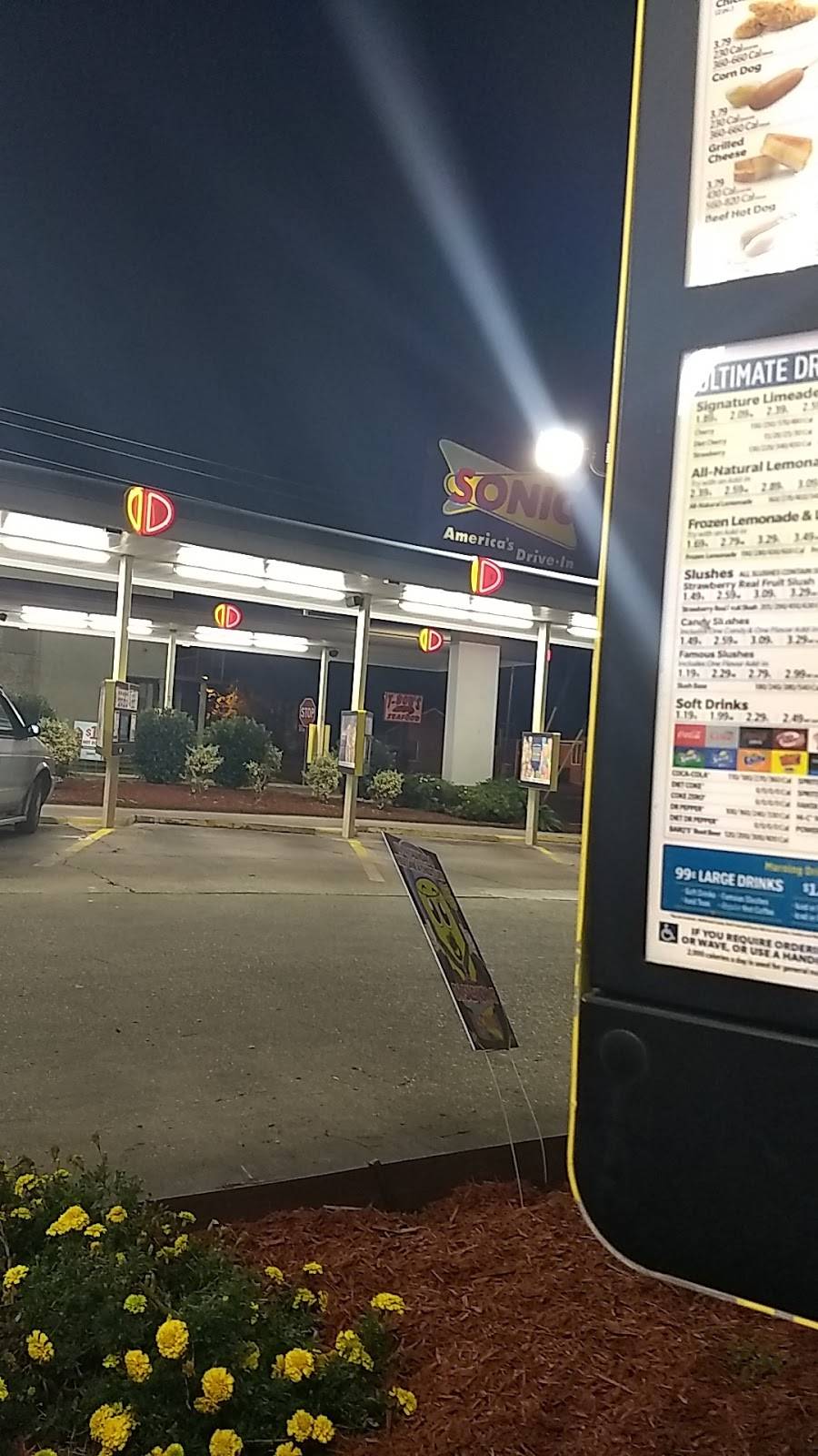 Sonic Drive-In | restaurant | 711 E Main St, Jeanerette, LA 70544, USA | 3372763779 OR +1 337-276-3779