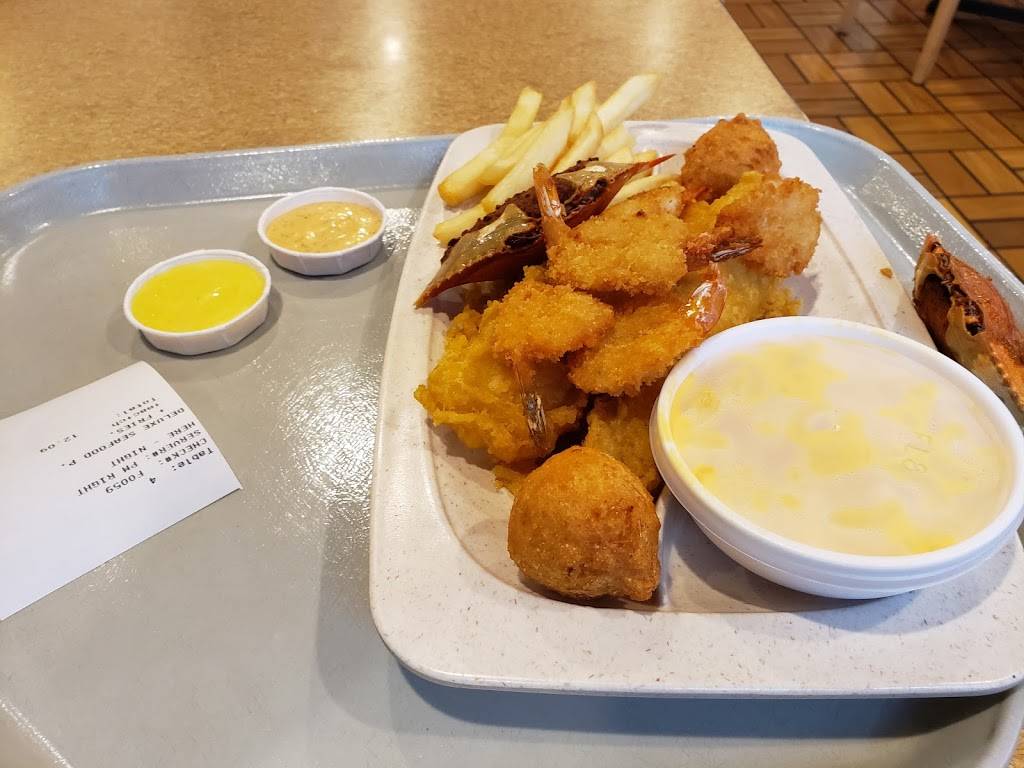 Captain Ds | restaurant | 5514 N Jim Miller Rd, Dallas, TX 75228, USA | 2143817795 OR +1 214-381-7795