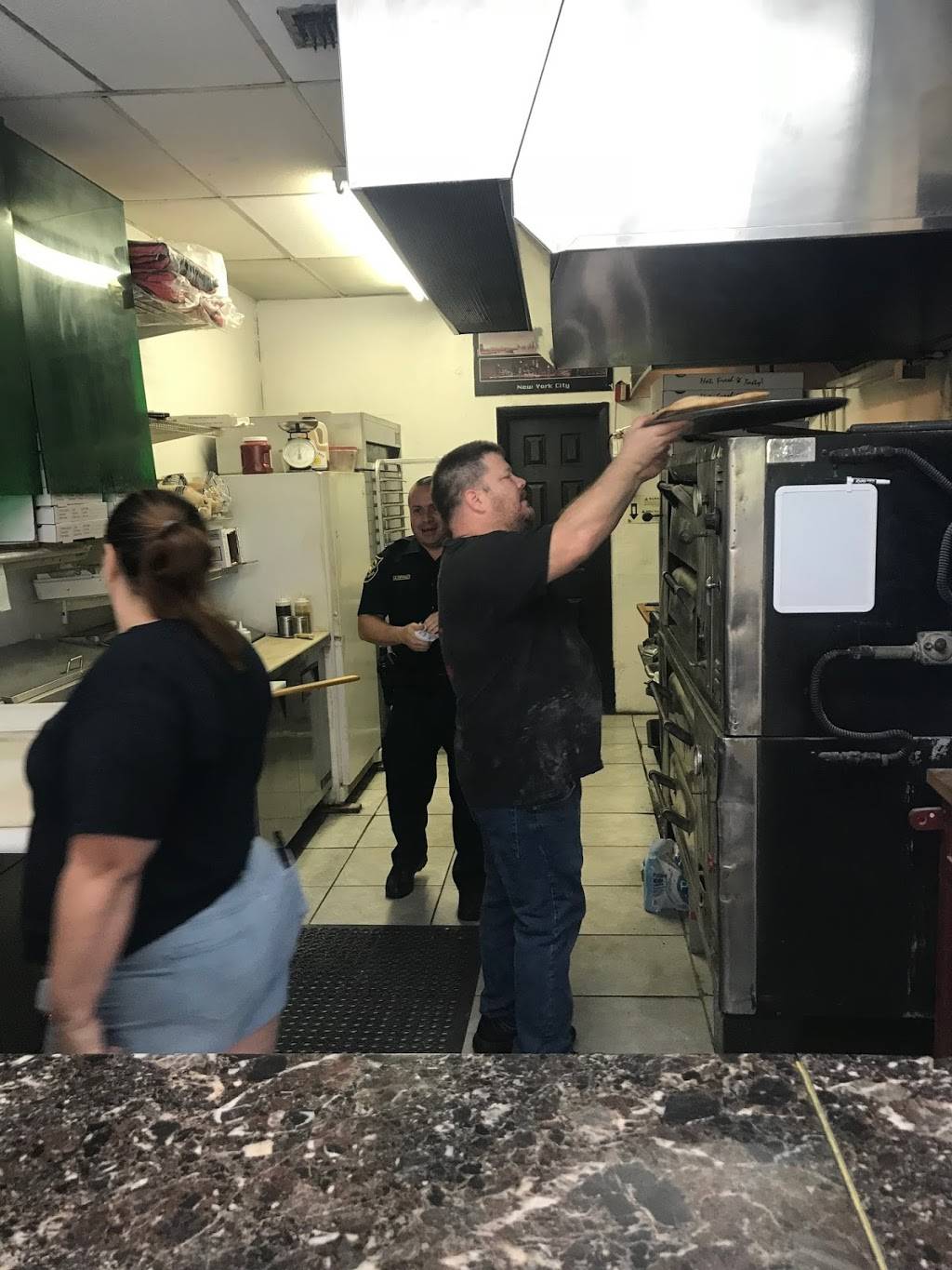 Sassanos Pizza | restaurant | 2760 Davie Blvd, Fort Lauderdale, FL 33312, USA | 9547914080 OR +1 954-791-4080