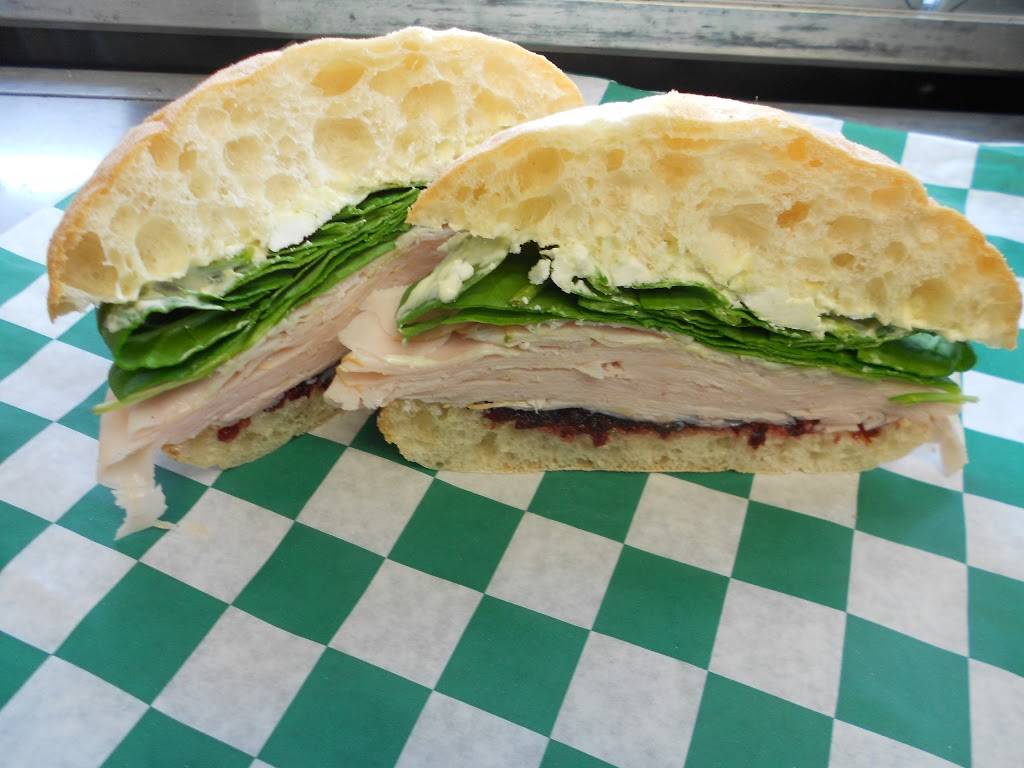 Crossroads Bistro | restaurant | 5200 North Point Blvd, Edgemere, MD 21219, USA | 4104776000 OR +1 410-477-6000