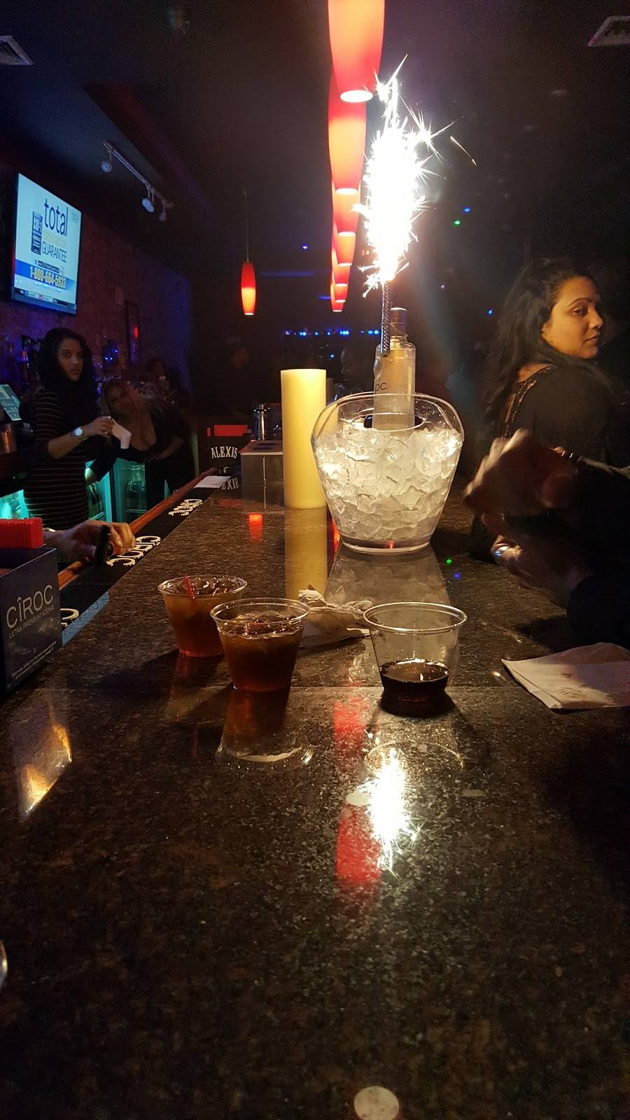 Mingles | restaurant | 13018 101st Ave, Jamaica, NY 11419, USA | 7188056507 OR +1 718-805-6507