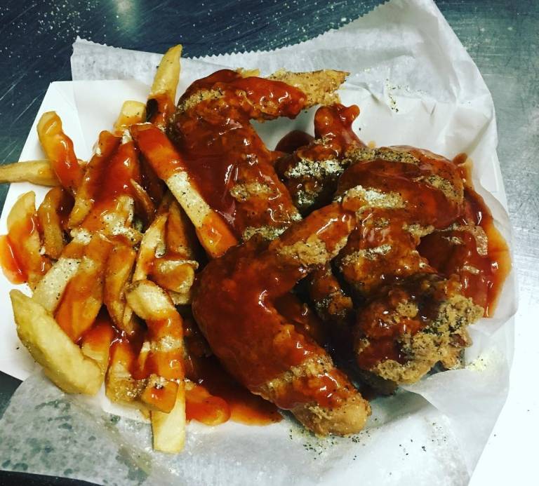 Harolds Chicken Shack West Loop | restaurant | 1501 W Madison St, Chicago, IL 60607, USA | 3122269866 OR +1 312-226-9866