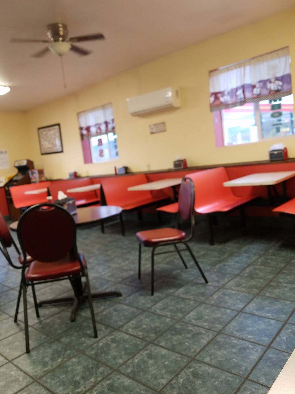 Mammas Pizza | restaurant | 357 N Main St, Mercersburg, PA 17236, USA | 7174980395 OR +1 717-498-0395