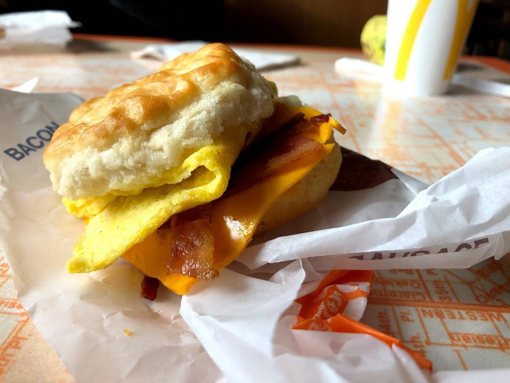 McDonalds | cafe | 600 E Grand Ave, Chicago, IL 60611, USA | 3128321640 OR +1 312-832-1640