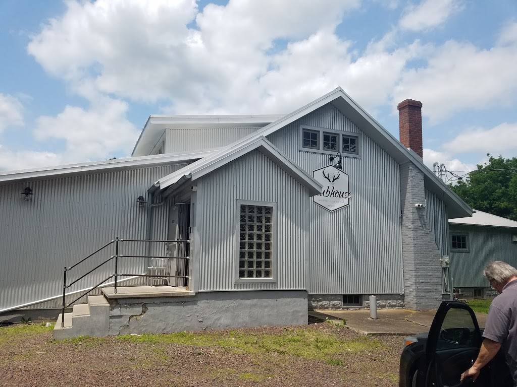 River Clubhouse | restaurant | 1821 River Rd, Upper Black Eddy, PA 18972, USA | 6105562060 OR +1 610-556-2060