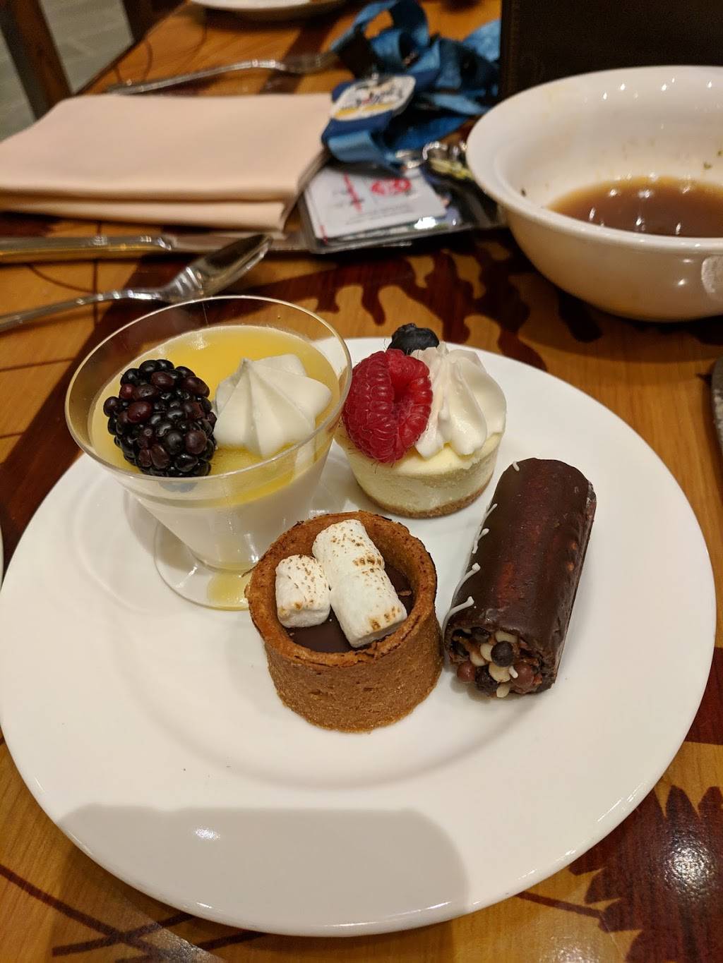 Storytellers Cafe | cafe | 1600 S Disneyland Dr, Anaheim, CA 92802, USA | 7147813463 OR +1 714-781-3463