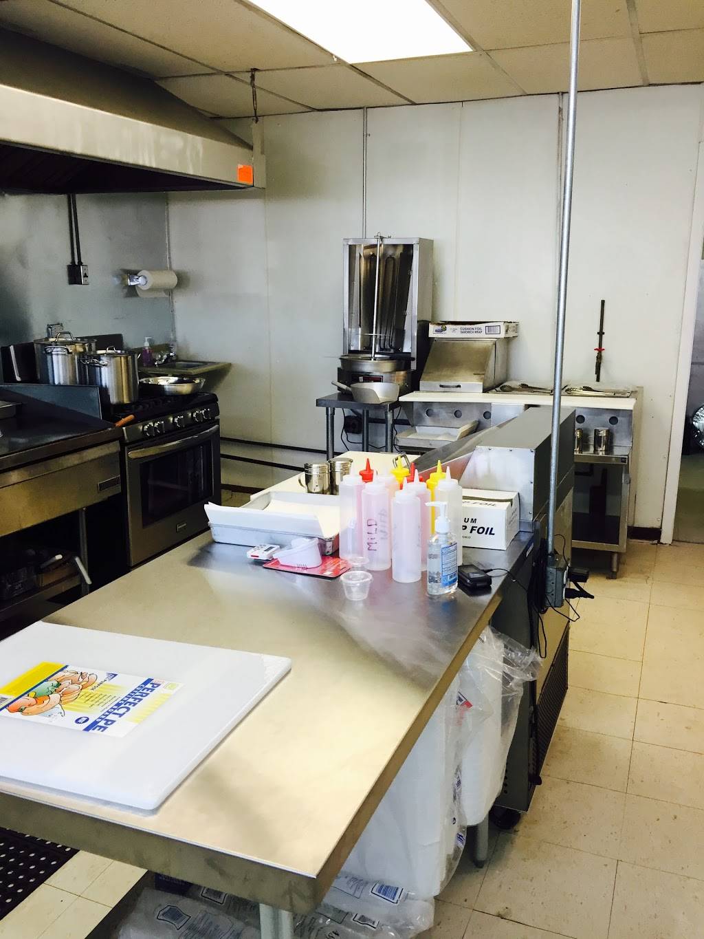 L & E Vienna | restaurant | 5965 W Chicago Ave, Chicago, IL 60651, USA | 3127781061 OR +1 312-778-1061