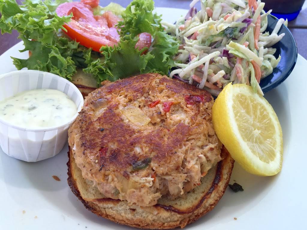 O C Whites Seafood & Spirits | restaurant | 118 Avenida Menendez, St. Augustine, FL 32084, USA | 9048240808 OR +1 904-824-0808