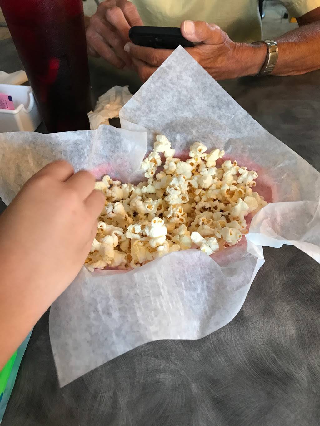 Lakeside Pub & Grill | restaurant | 4671 South S Lake Dr, Cudahy, WI 53110, USA | 4142128090 OR +1 414-212-8090