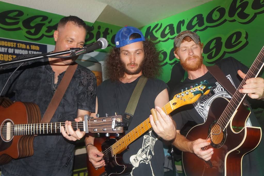 Mega-Bites Karaoke Lounge | night club | 31 Confederate Rd, Crossville, TN 38555, USA | 9317071907 OR +1 931-707-1907