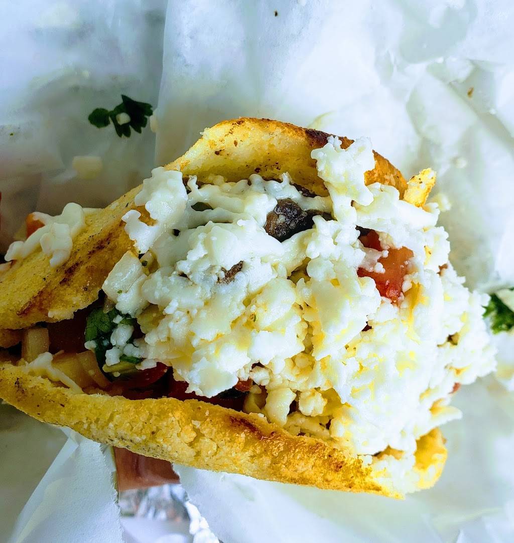 El Arepón Venezuelan Food | restaurant | 881 S 72nd St, Omaha, NE 68114, USA | 4024038146 OR +1 402-403-8146