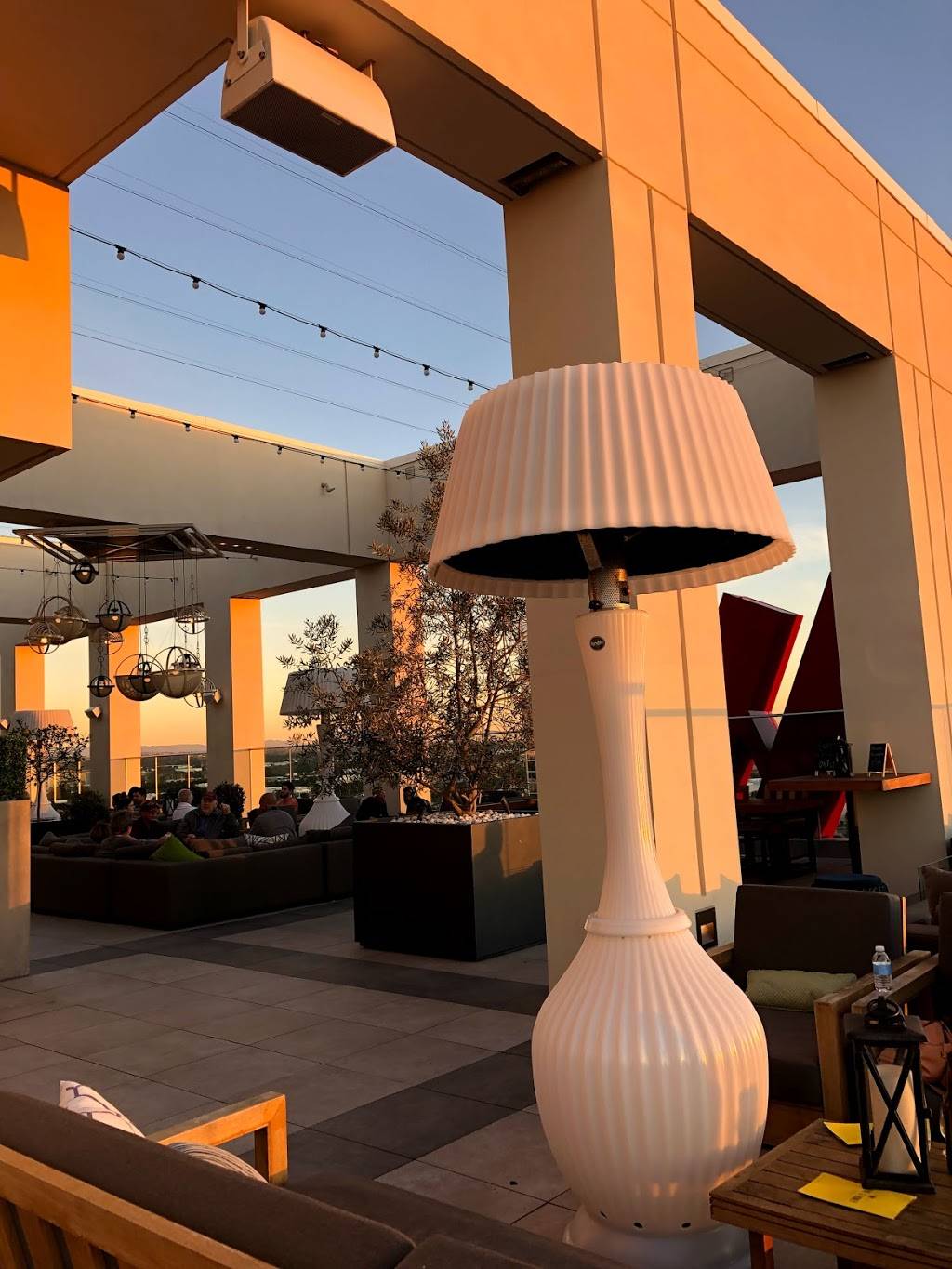 Hive & Honey Rooftop Bar | restaurant | 7905 Irvine Center Dr, Irvine, CA 92618, USA | 9497590200 OR +1 949-759-0200